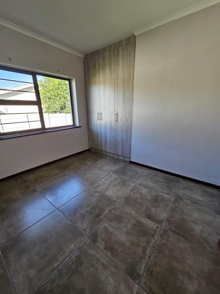 To Let 4 Bedroom Property for Rent in Broadwood Eastern Cape